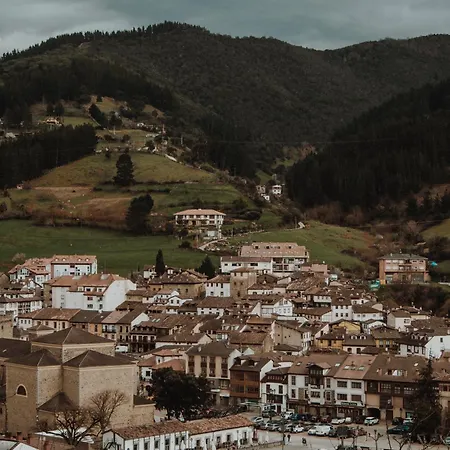 Hotel apartamentowy El Balcon De Potes