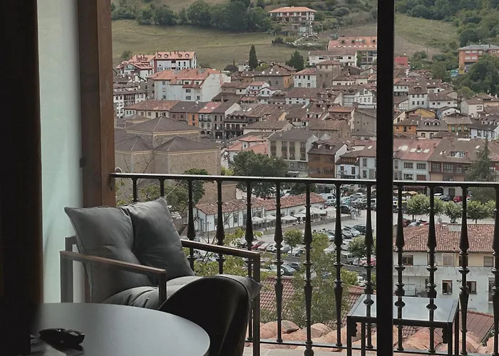 Aparthotel El Balcon De Potes